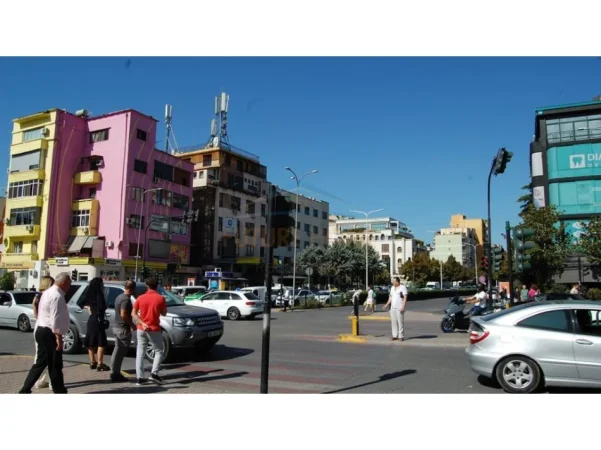 Tirane, jepet me qera apartament 2+1 Kati 2, 50 m² 650 € (21 Dhjetori)