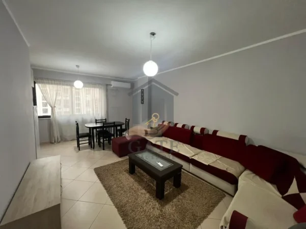 Durres, jepet me qera apartament 2+1 Kati 4, 90 m² 400 € (UKD)