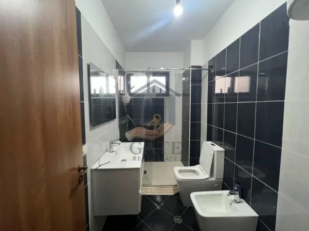 Durres, jepet me qera apartament 2+1 Kati 4, 90 m² 400 € (UKD)