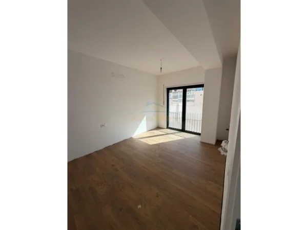 Tirane, shitet apartament 3+1+Aneks+Ballkon Kati 5, 132 m² 237.000 € (Rezidenca Kodra e Diellit 2)