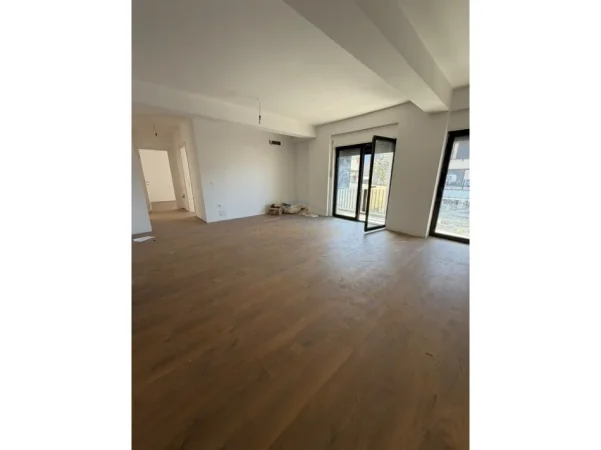 Tirane, shitet apartament 3+1+Aneks+Ballkon Kati 5, 132 m² 237.000 € (Rezidenca Kodra e Diellit 2)