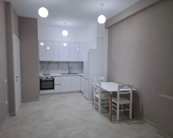 Tirane, jepet me qera apartament 1+1+Aneks+Ballkon Kati 6, 60 m² 600 € (pallati me shigjeta)