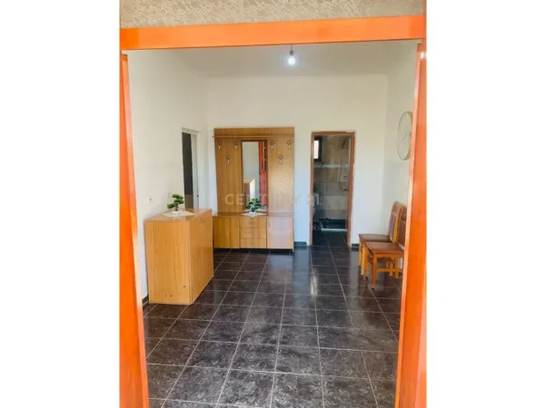 Durres, jepet me qera shtepi 2+1 Kati 1, 475 m² 350 € 