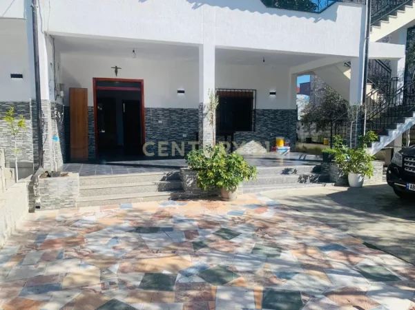 Durres, jepet me qera shtepi 2+1 Kati 1, 475 m² 350 € 