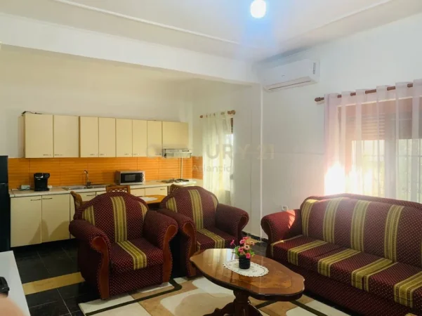 Durres, jepet me qera shtepi 2+1 Kati 1, 475 m² 350 € 