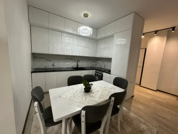 Tirane, jepet me qera apartament 2+1 , 90 m² 800 € (Liqeni i Thatë)