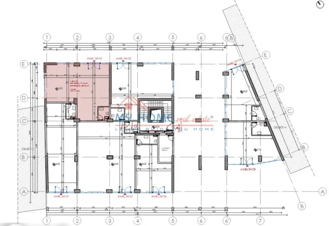 Tirane, shitet dyqan Kati 0, 86 m² 262.000 € (Fusha e Aviacionit)