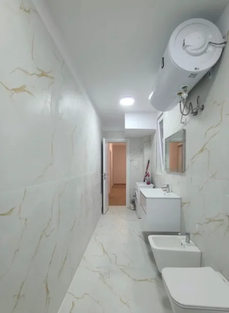 Tirane, jepet me qera apartament 2+1+Ballkon Kati 3, 88 m² 1.200 € 