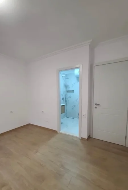 Tirane, jepet me qera apartament 2+1+Ballkon Kati 3, 88 m² 1.200 € 
