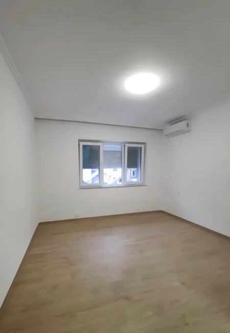 Tirane, jepet me qera apartament 2+1+Ballkon Kati 3, 88 m² 1.200 € 