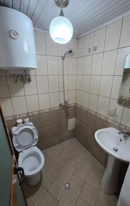 Tirane, jepet me qera apartament 1+1 Kati 10, 70 m² 400 € 