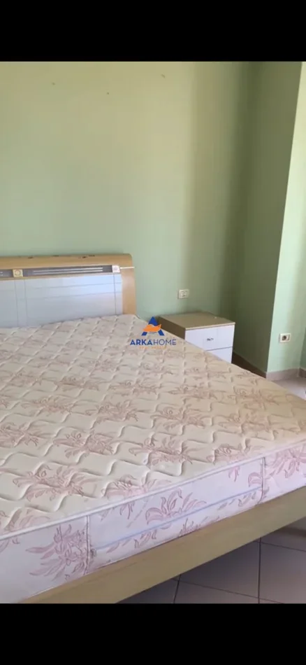 Tirane, jepet me qera apartament 1+1+Ballkon Kati 5, 62 m² 627 € 