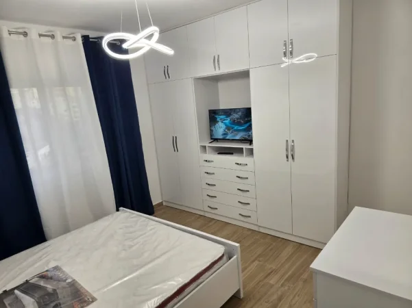 Tirane, jepet me qera apartament 1+1+Ballkon Kati 2, 65 m² 500 € 