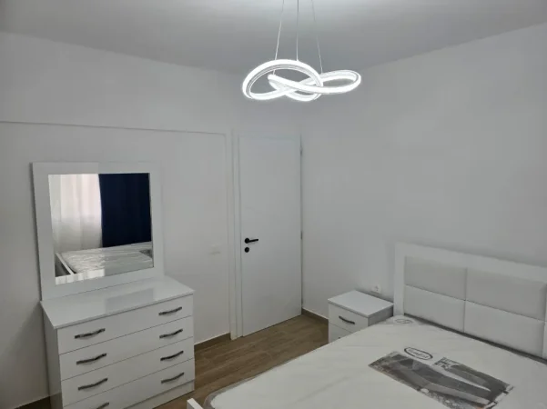 Tirane, jepet me qera apartament 1+1+Ballkon Kati 2, 65 m² 500 € 