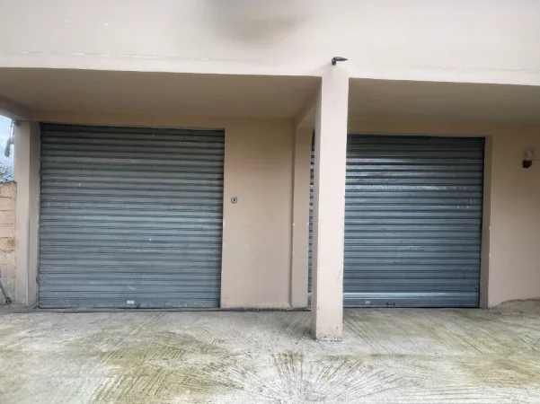 Tirane, jepet me qera ambjent biznesi Kati 0, 100 m² 500 € (Sauk)