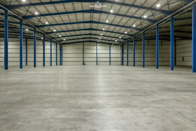 Tirane, jepet me qera magazine Kati 0, 1.600 m² 2.000 € (afer Prestige Home)