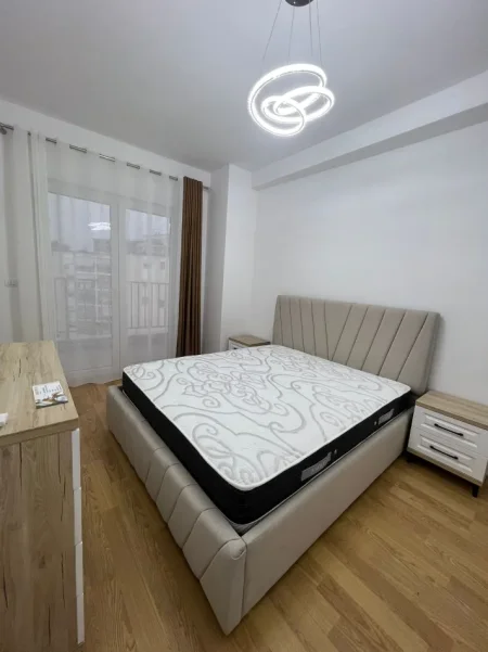 Tirane, jepet me qera 1+1 , 68 m² 650 € (Zogu i Zi)