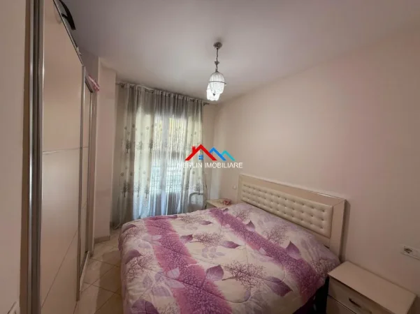 Tirane, jepet me qera apartament 1+1+Ballkon Kati 6, 67 m² 550 € (RRUGA DRITAN HOXHA,LAPRAKE)