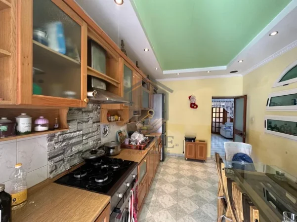 Durres, shitet apartament 2+1 Kati 1, 114 m² 114.000 € (Stadiumi)