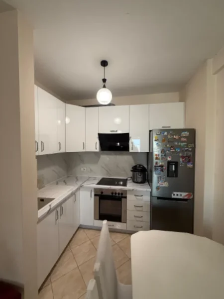 Tirane, jap me qera apartament 1+1+Ballkon Kati 6, 550 € (Rruga Dritan Hoxha)