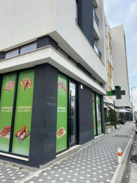 Jepet me qira ambient biznesi , 120 m² 1.000 € (Prane Spitalit Amerikan 2)