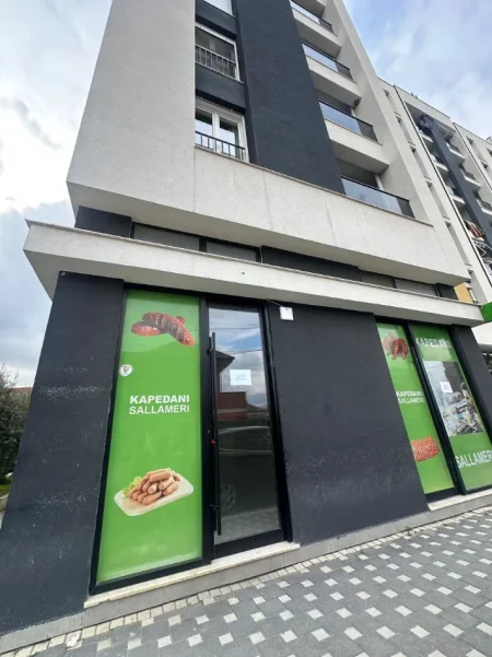 Jepet me qira ambient biznesi , 120 m² 1.000 € (Prane Spitalit Amerikan 2)