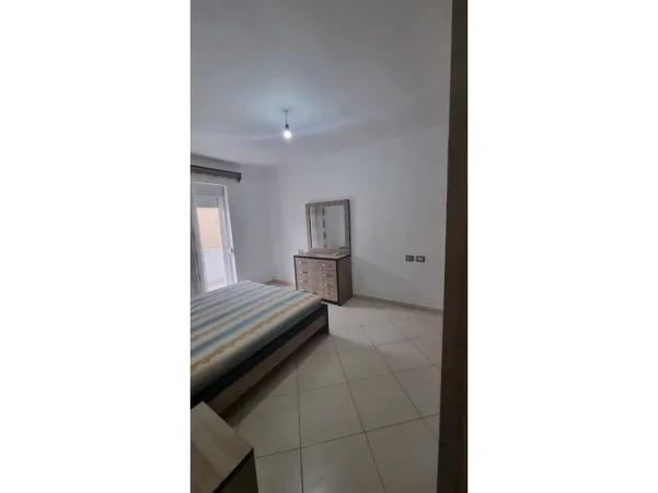Tirane, jepet me qera apartament 2+1 Kati 3, 58 m² 600 € 