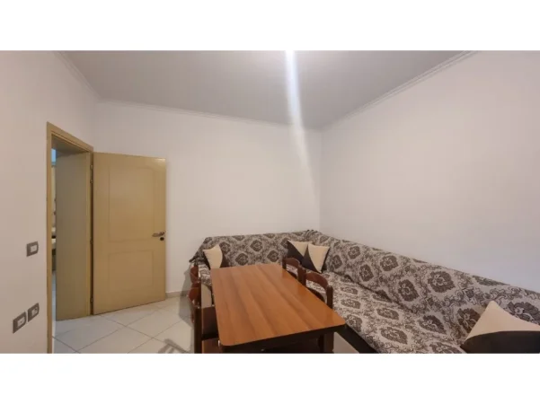 Tirane, jepet me qera apartament 2+1 Kati 3, 58 m² 600 € 