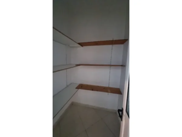 Tirane, jepet me qera apartament 2+1 Kati 3, 58 m² 600 € 