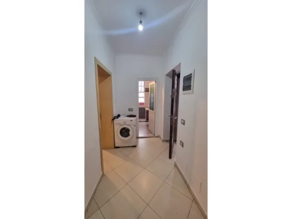 Tirane, jepet me qera apartament 2+1 Kati 3, 58 m² 600 € 