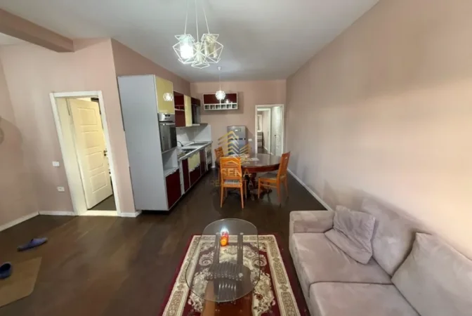 Tirane, jepet me qera apartament 2+1 Kati 1, 85 m² 500 € (Ali Demi)