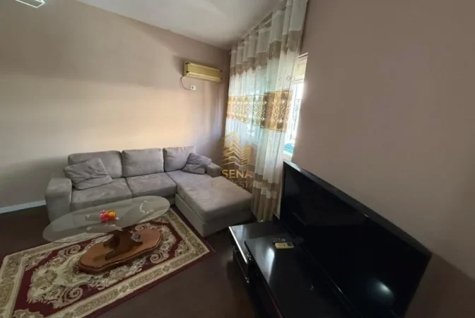 Tirane, jepet me qera apartament 2+1 Kati 1, 85 m² 500 € (Ali Demi)