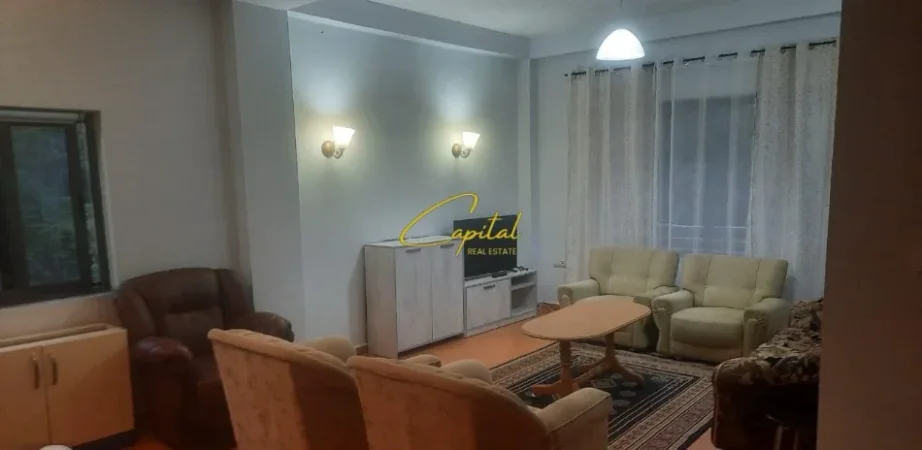 Tirane, jepet me qera apartament 3+1 Kati 2, 148 m² 450 € (QYTET STUDENTI)