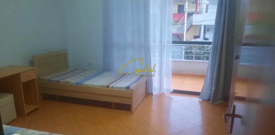 Tirane, jepet me qera apartament 3+1 Kati 2, 148 m² 450 € (QYTET STUDENTI)