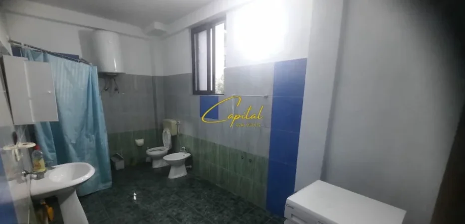 Tirane, jepet me qera apartament 3+1 Kati 2, 148 m² 450 € (QYTET STUDENTI)