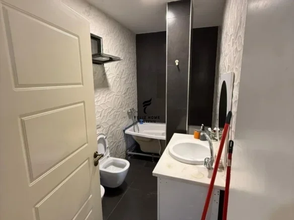 Tirane, jepet me qera apartament 2+1 Kati 2, 90 m² 500 € (TREGU ELEKTRIK)