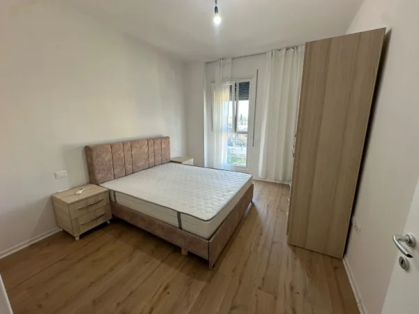Tirane, jepet me qera apartament 2+1+Ballkon Kati 2, 100 m² 622 € (Rruga Turhan Pashe Permeti)
