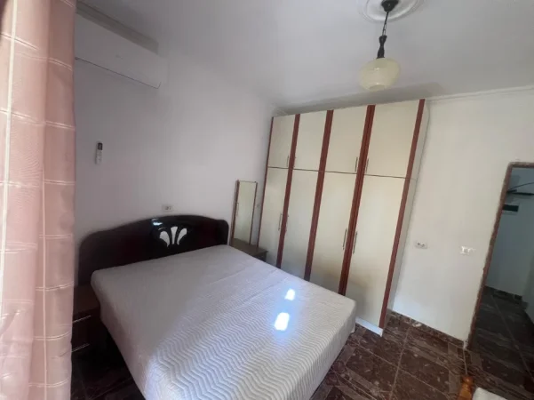 Jepet me qira apartament 1+1 , 400 € (Prane Spitalit Amerikan 2)