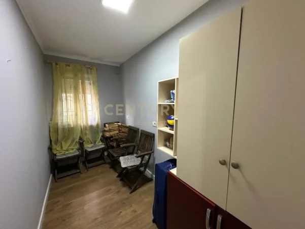 Tirane, jepet me qera apartament 2+1 Kati 0, 75 m² 430 € (Allias)