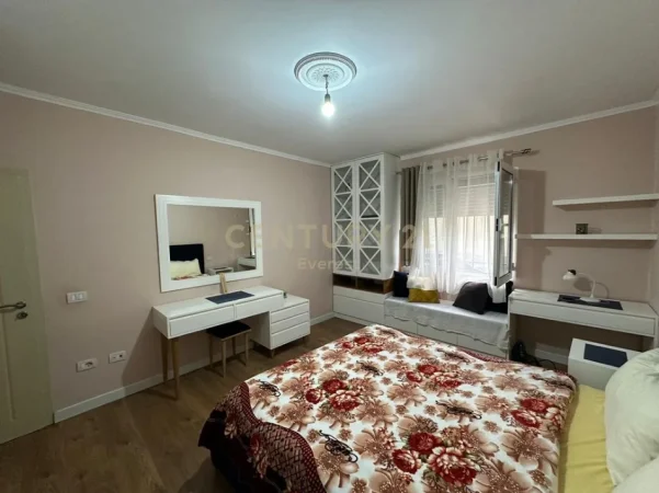 Tirane, jepet me qera apartament 2+1 Kati 0, 75 m² 430 € (Allias)