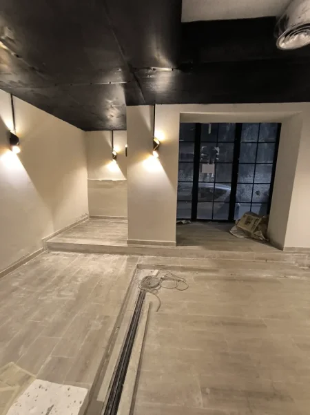 Tirane, jepet me qera dyqan Kati 0, 100 m² 1.000 € (VASIL SHANTO)