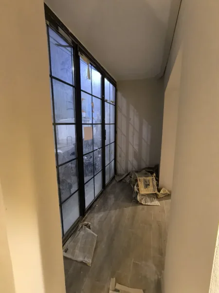 Tirane, jepet me qera dyqan Kati 0, 100 m² 1.000 € (VASIL SHANTO)