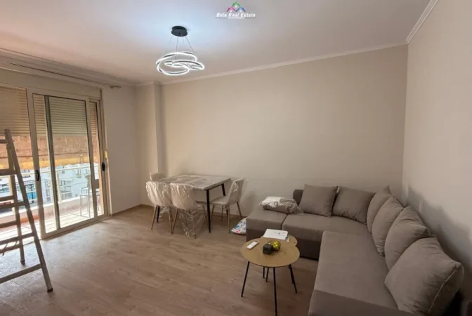 Tirane, jepet me qera apartament 1+1+Ballkon Kati 3, 67 m² 500 € (loni ligori)