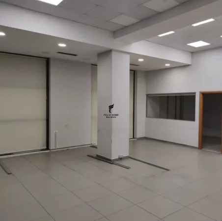 Tirane, jepet me qera zyre Kati 1, 108 m² 1.200 € (KOMUNA E PARISIT)