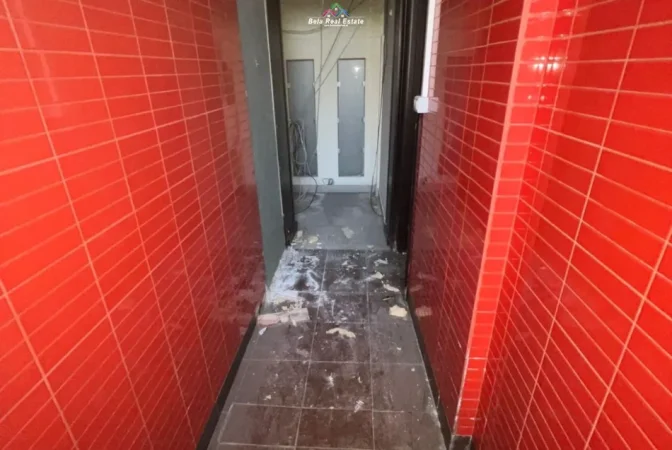 Tirane, jepet me qera magazine Kati -1, 700 m² 5.000 € (sheshi willson)