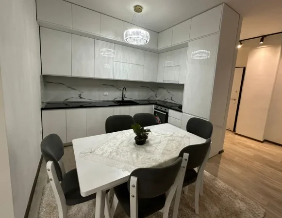 Tirane, jepet me qera apartament 2+1 , 100 m² 800 € 