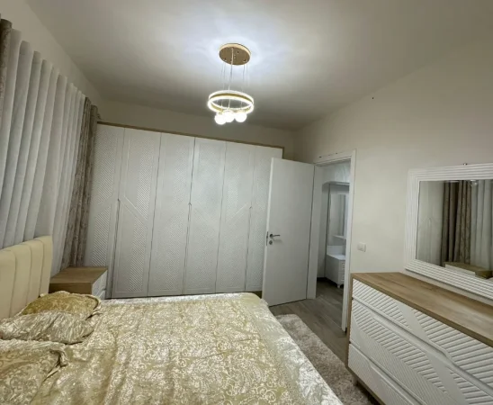 Tirane, jepet me qera apartament 2+1 , 100 m² 800 € 