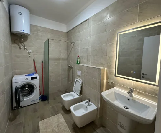 Tirane, jepet me qera apartament 2+1 , 100 m² 800 € 