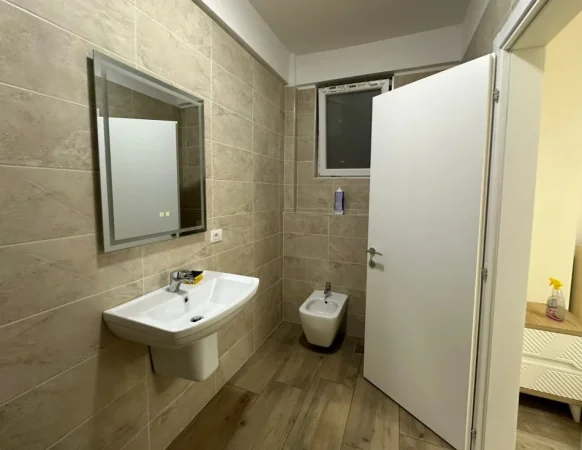 Tirane, jepet me qera apartament 2+1 , 100 m² 800 € 