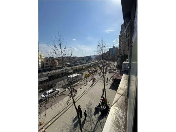 Tirane, jepet me qera ambjent biznesi Kati 3, 160 m² 800 € (ASTIR)